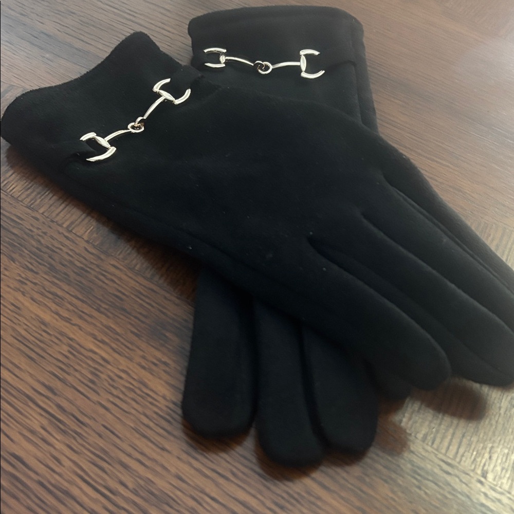 Chic Black Gloves with Silver Detailing NWOT
